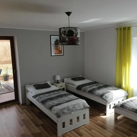 Pod Dzikowcem Gospodarstwo wiejskie *